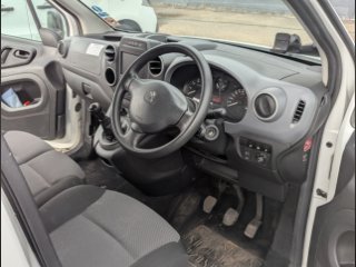 /photos/9833/4149a9bf-1862-75a7-3186-c689d06622ff_i320x240.jpg